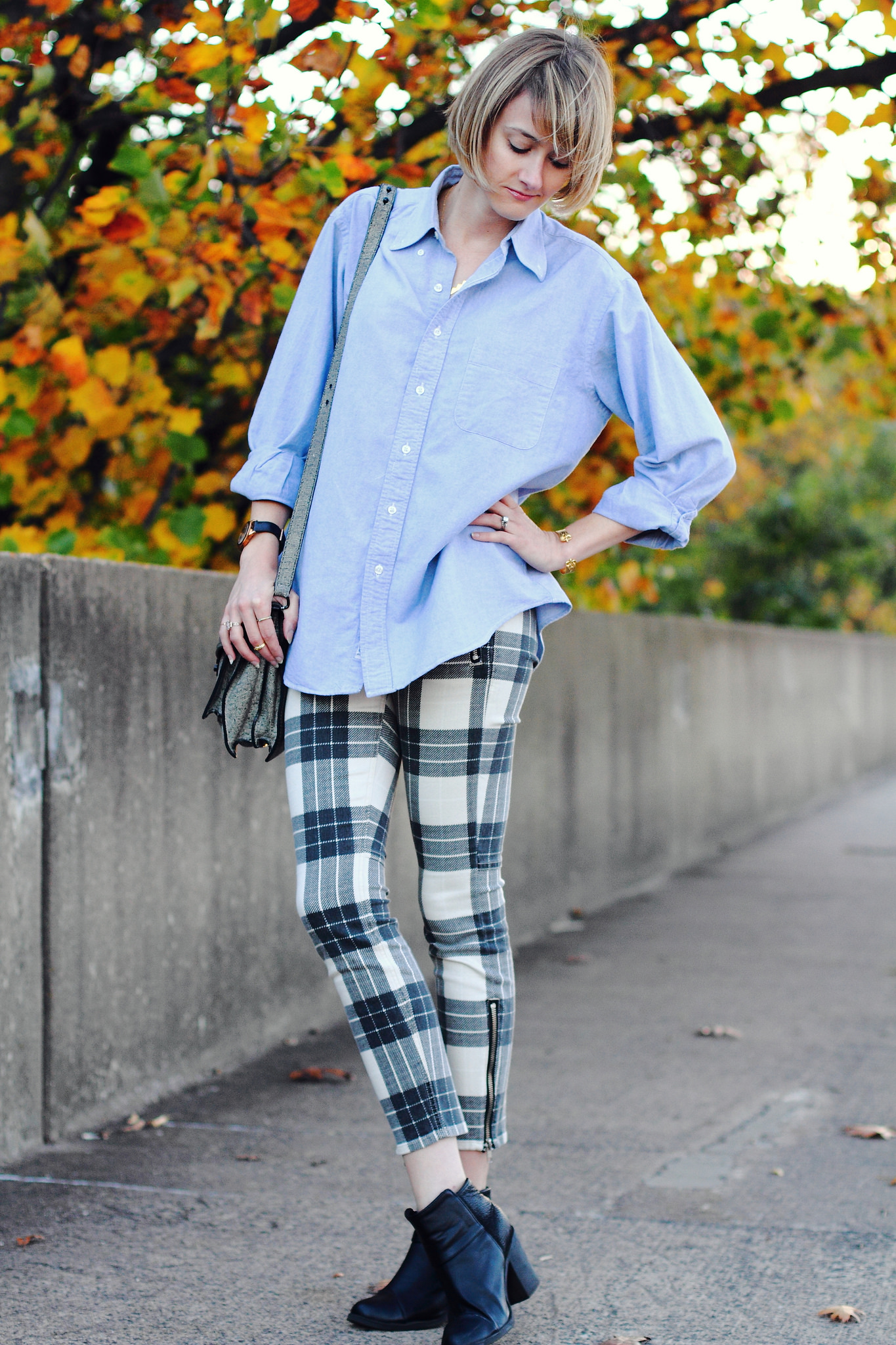 men's shirt and plaid Mother jeans