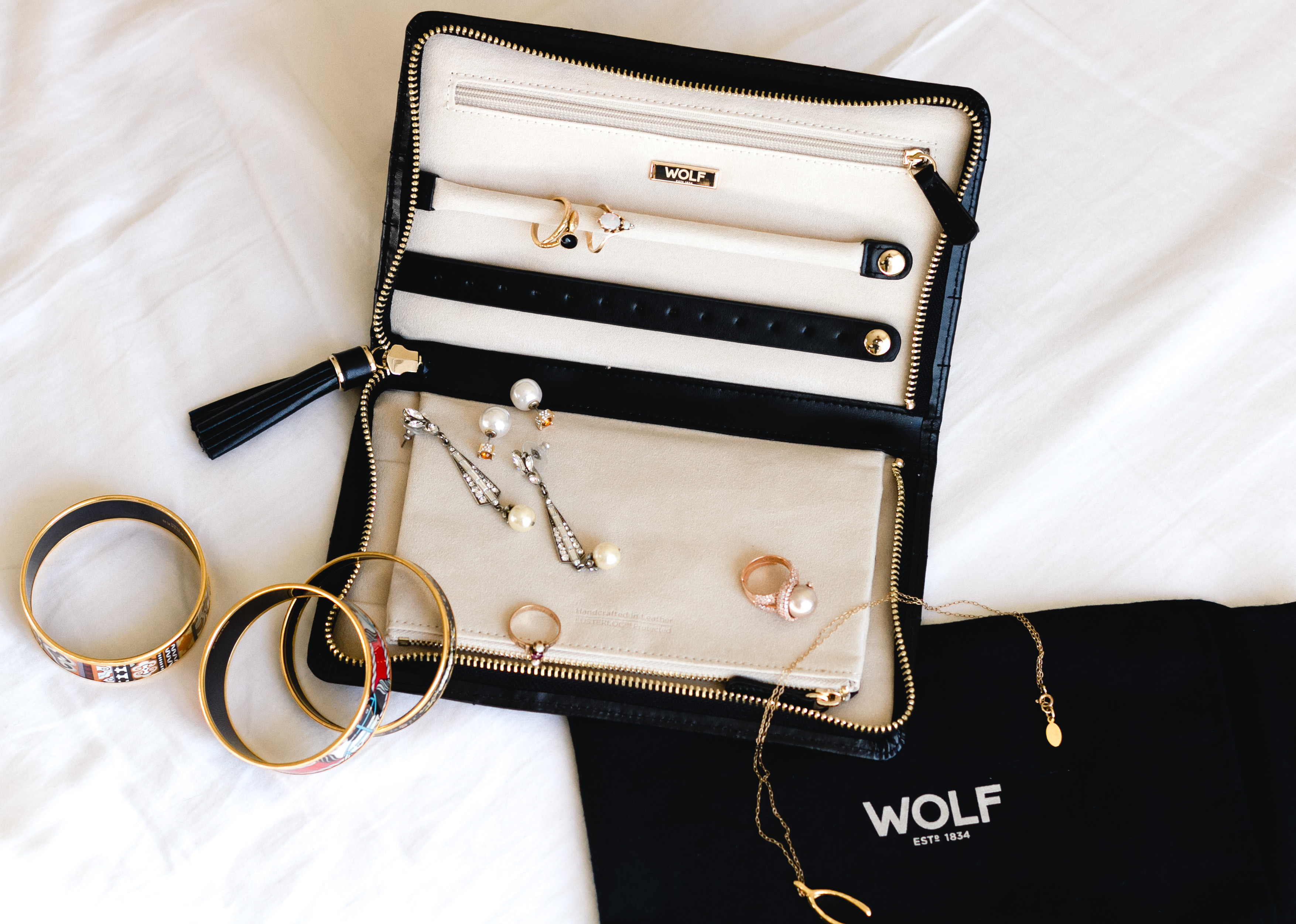 Wolf jewelry box