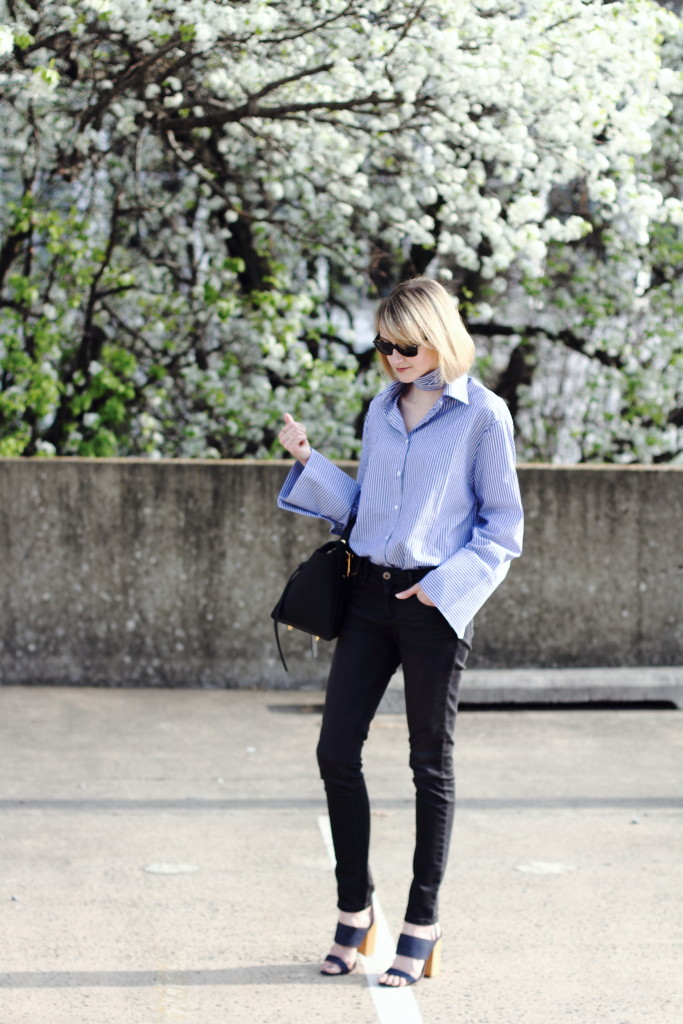 oversize sleeve shirt, skinny jeans and Celine belt bag