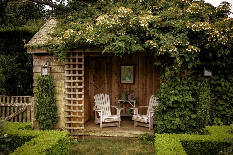 outdoor sitting nook