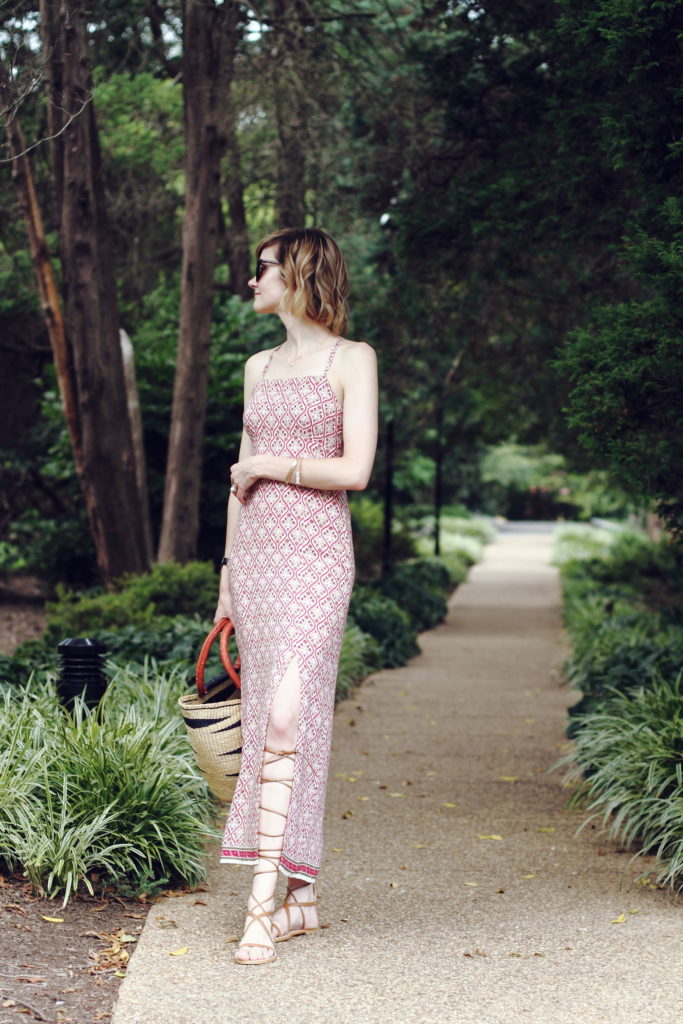 boho summer dress and straw market bag