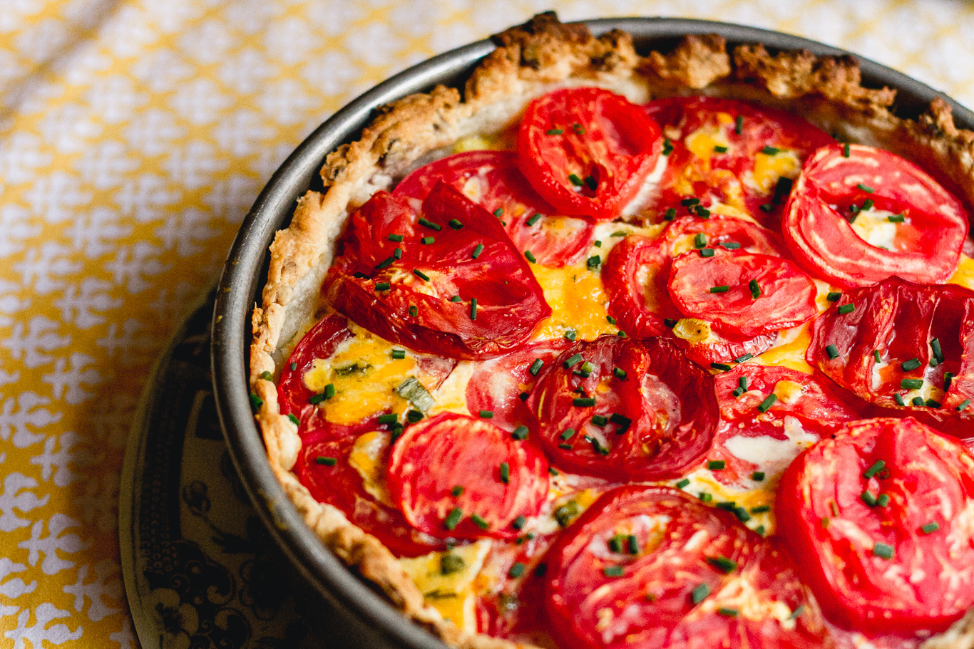 Tomato, Bacon, and Cheddar Pie