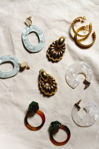 2018: the year of earrings - District of Chic