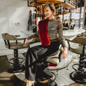 Anne Fontaine pants and faux fur stole
