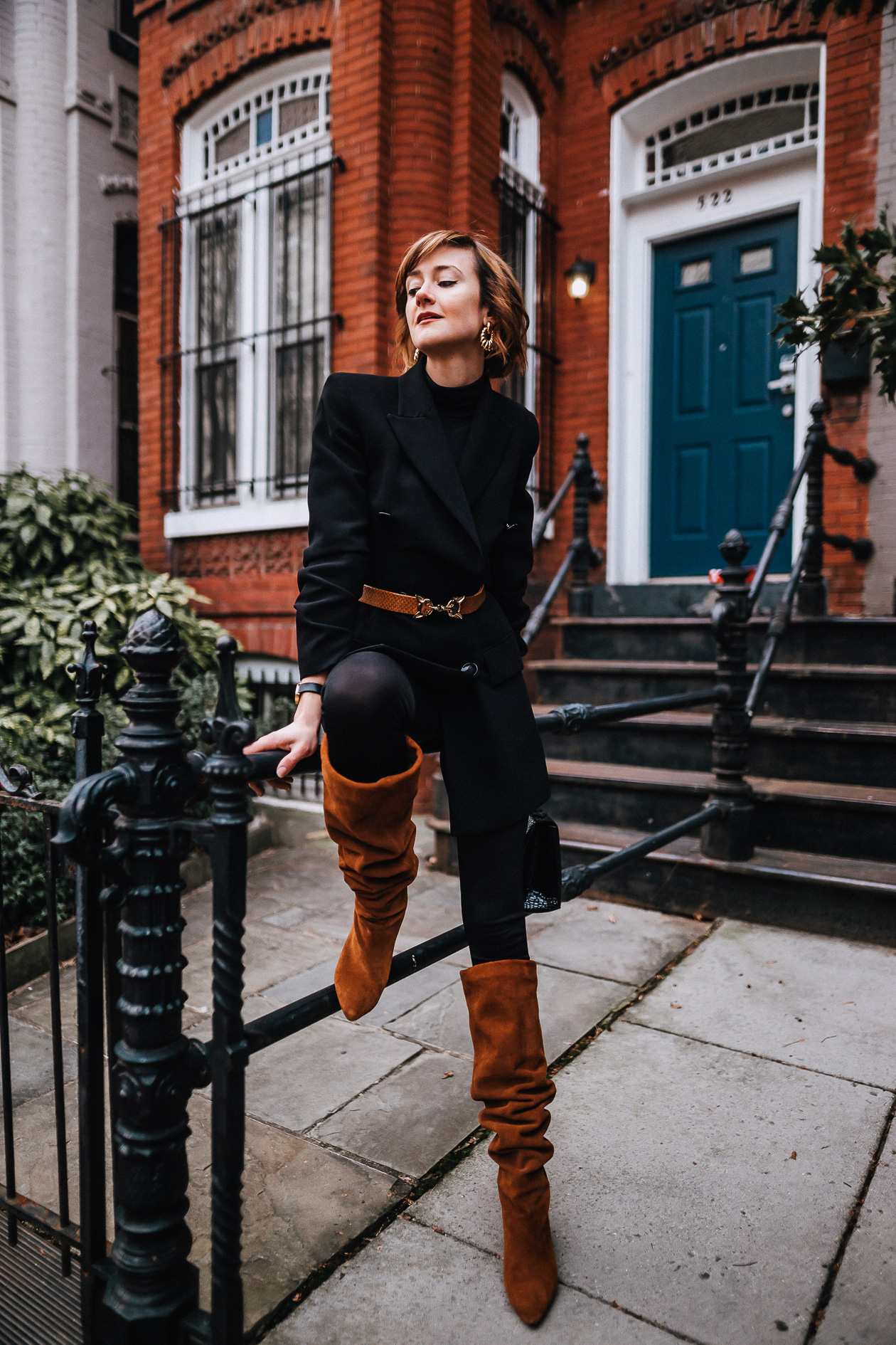 black and brown blazer outfit