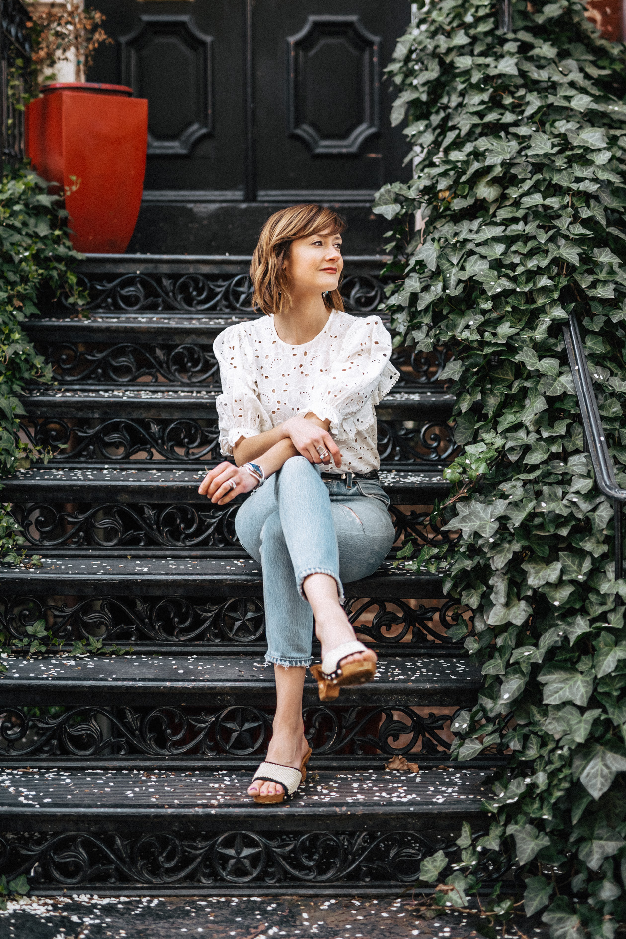 a cute casual outfit for backyard hangs