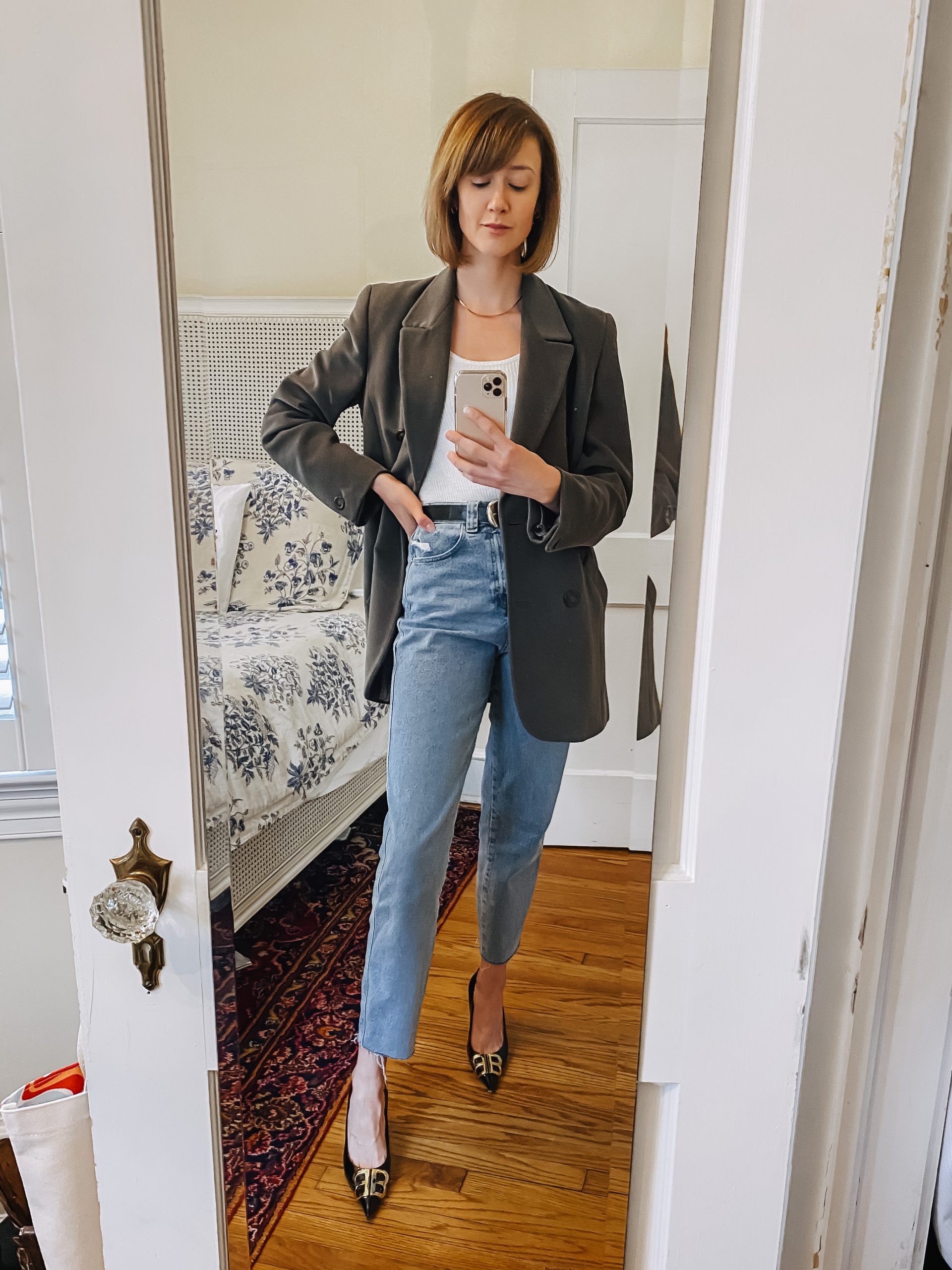 oversized blazer, mom jeans, and heels outfit