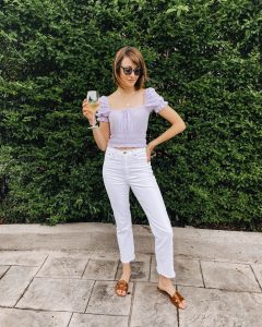 backyard casual outfit white jeans