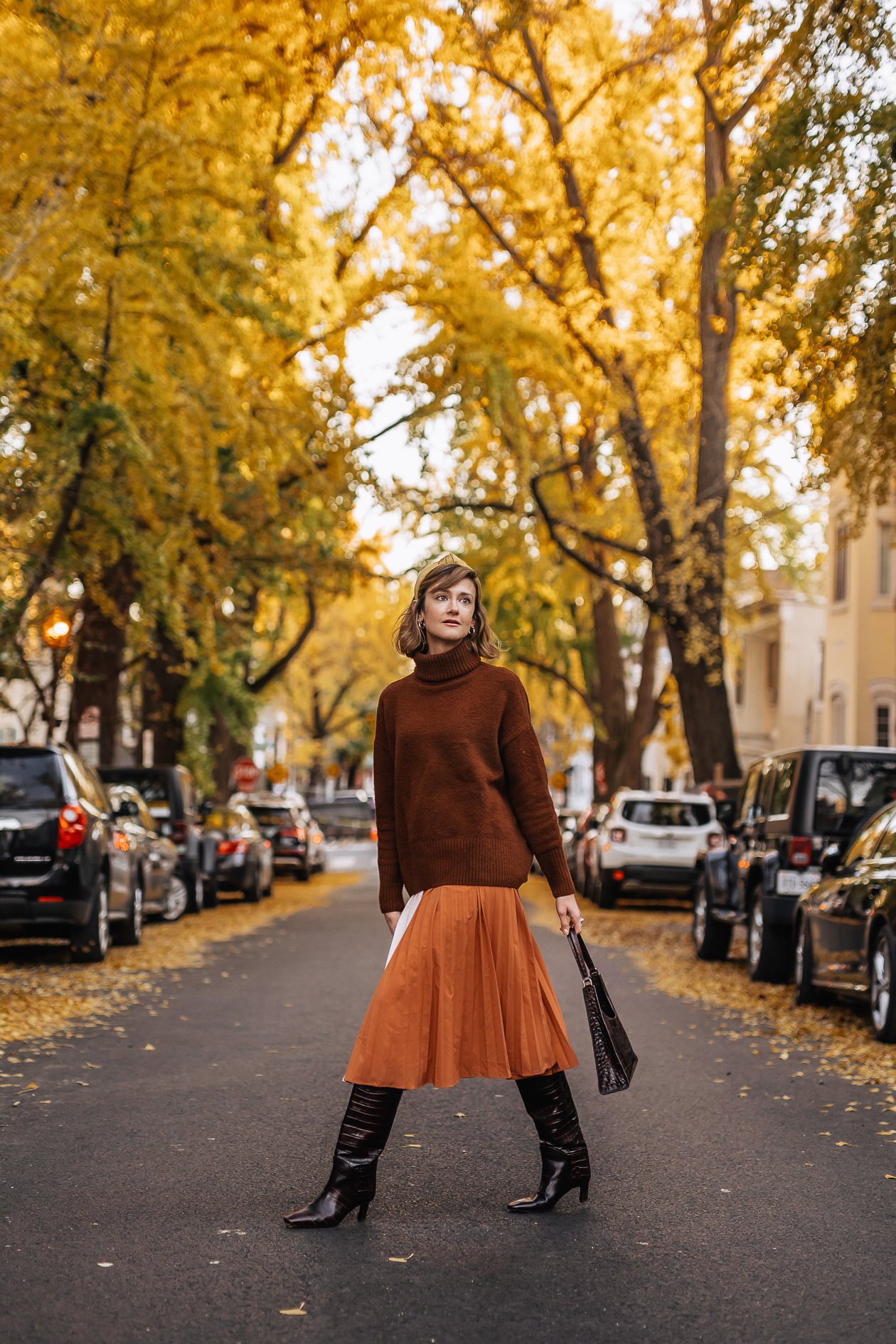 oversized sweater & midi skirt Thanksgiving outfit