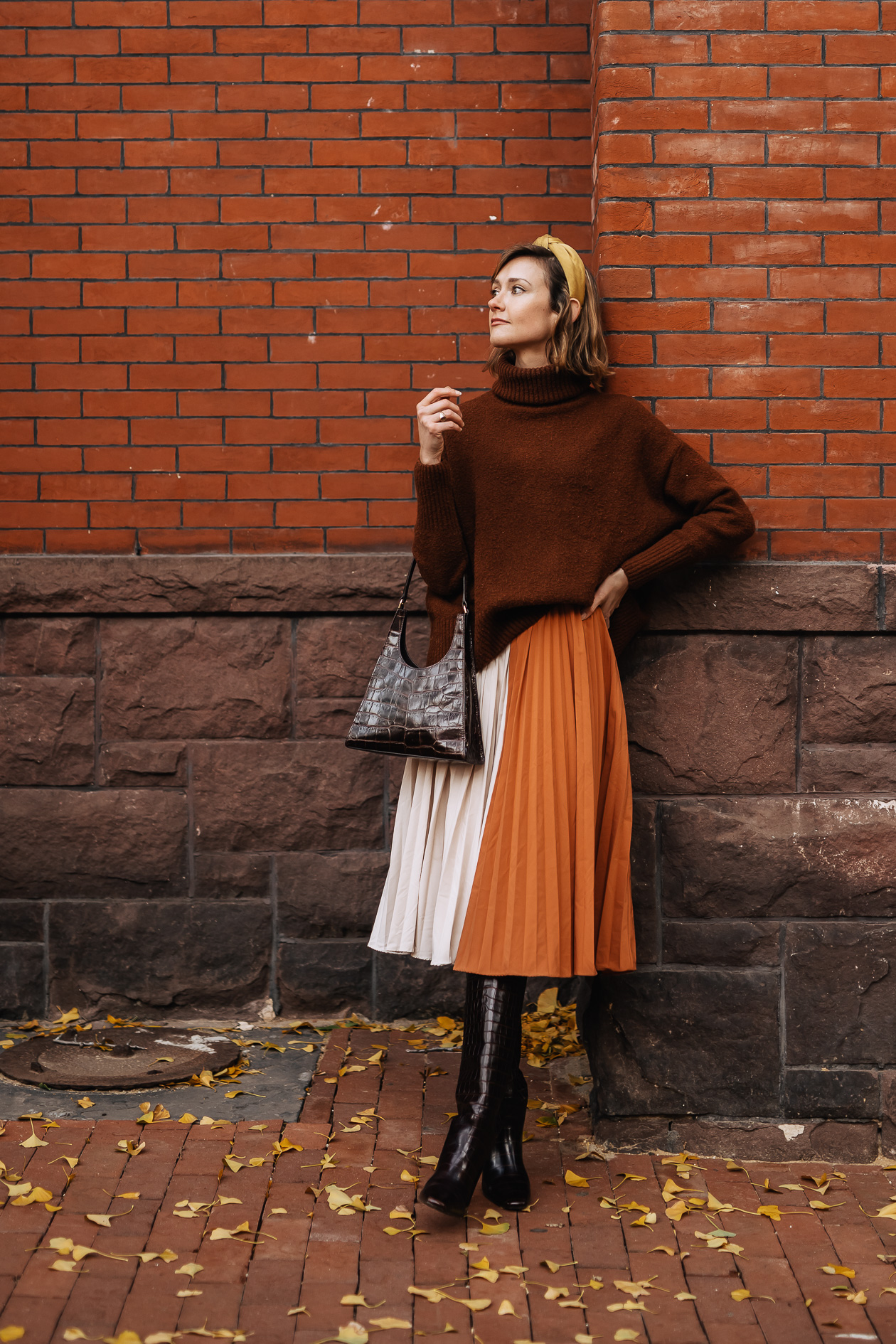 oversized sweater & midi skirt Thanksgiving outfit