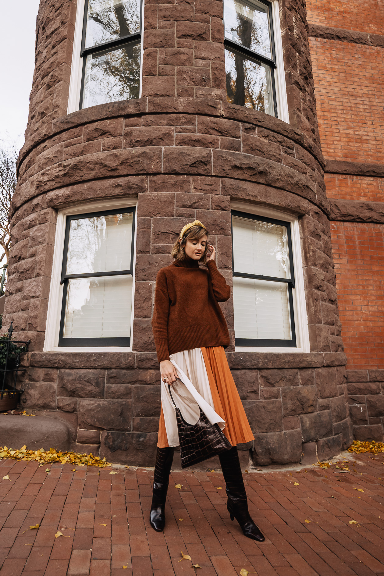 oversized sweater & midi skirt Thanksgiving outfit