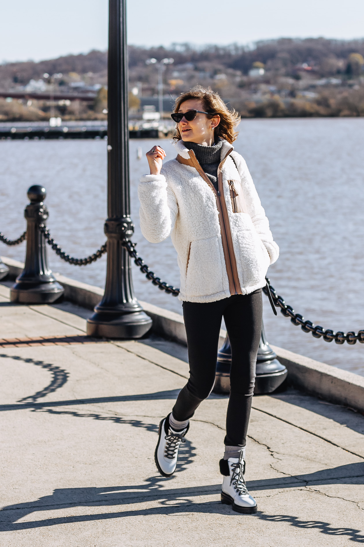 Outfit with hiking boots sales