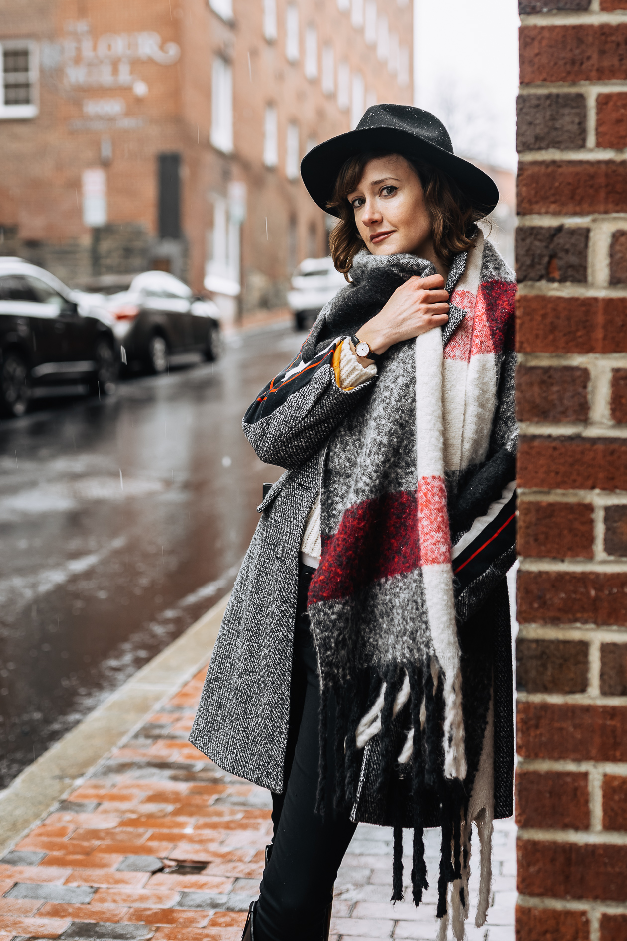 5 oversized scarves to warm up your winter outfits