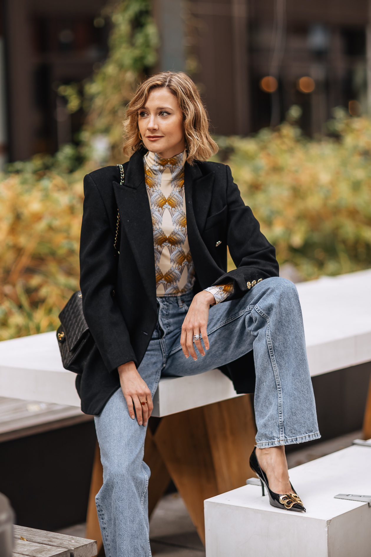 unconventional date night outfit turtleneck & jeans